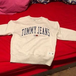 Only worn once Tommy Jeans sweatshirt.
